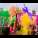 HOLI : Mischievous acts of girls on the road in the name of Holi..హోలీ పేరుతో నడిరోడ్డుపై అమ్మాయిల వికృత చేష్టలు.. తిక్క కుదిర్చిన పోలీసులు