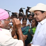 Viral Video : ‘భర్త, ప్రియుడు.. ఇద్దరూ కావాలి’.. విద్యుత్‌ స్తంభం ఎక్కి మహిళ నిరసన! వీడియో వైరల్